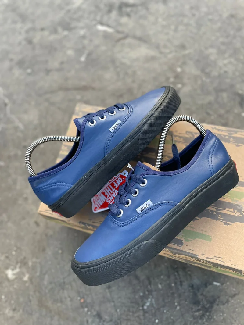Soft Leather Double Sole Vans of the Wall Blue Black Sole
