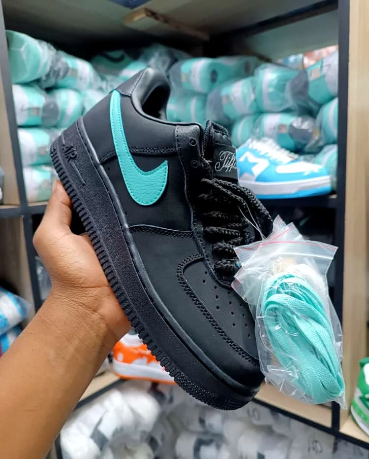Tiffany and Co, Edition x Nike Air Force1 Low Black