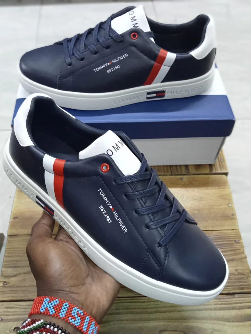 Tommy Hilfiger Essential Sneakers in Leather Trainers