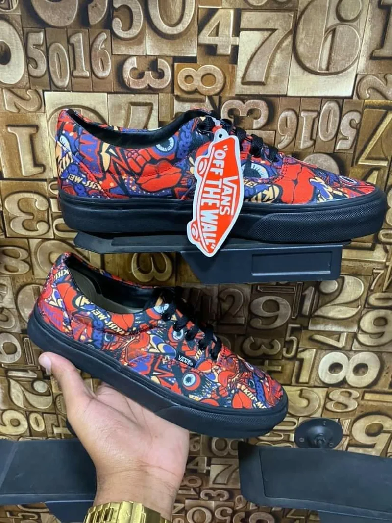 Tribal vans Double sole Floral Maroon Vans Black Sole