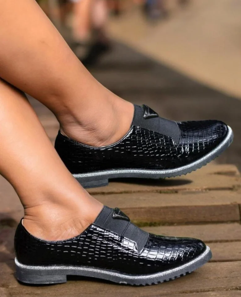 Wetlook Unlaced Brogues:Black