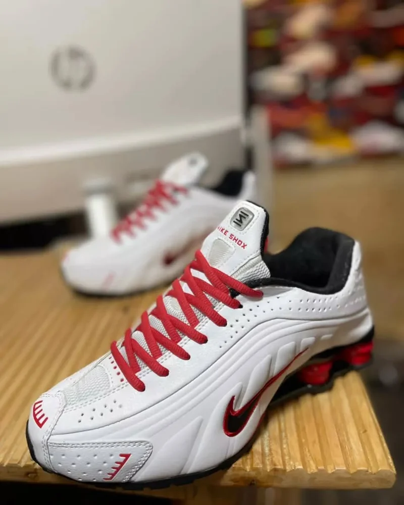 WHITE -RED NIKE SHOX R4 SNEAKERS.