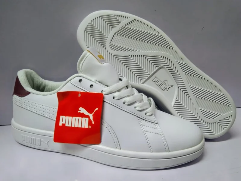 White PUMA Smash v2 Sneakers