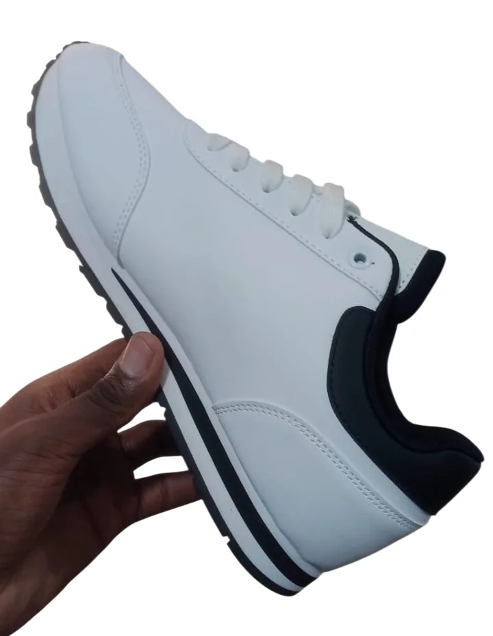 White Tommy Hilfiger low laced Logo Jogger Sneaker