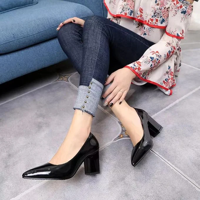 Women's Chunky Block High Heels Wetlook Pumps Closed Leather Black